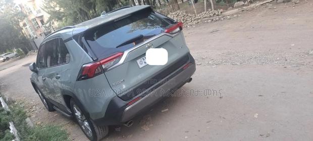 Toyota RAV4 2019 Green