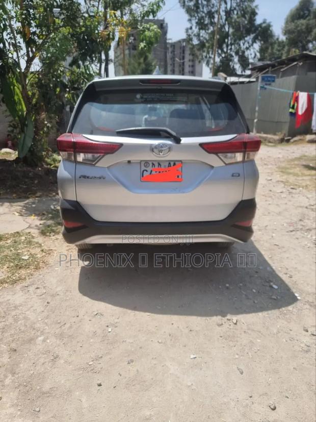 Toyota Rush 2021 Silver