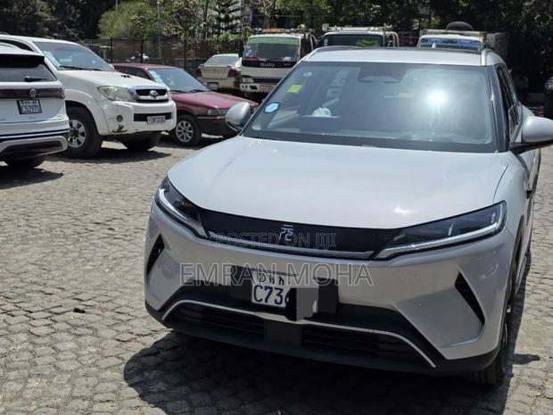 BYD Yuan Up 2025 Silver