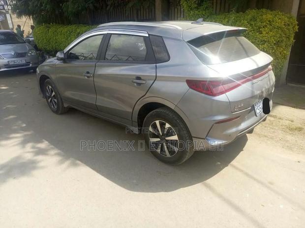 BYD E2 43 kWh 94 hp FWD 2025 Gray
