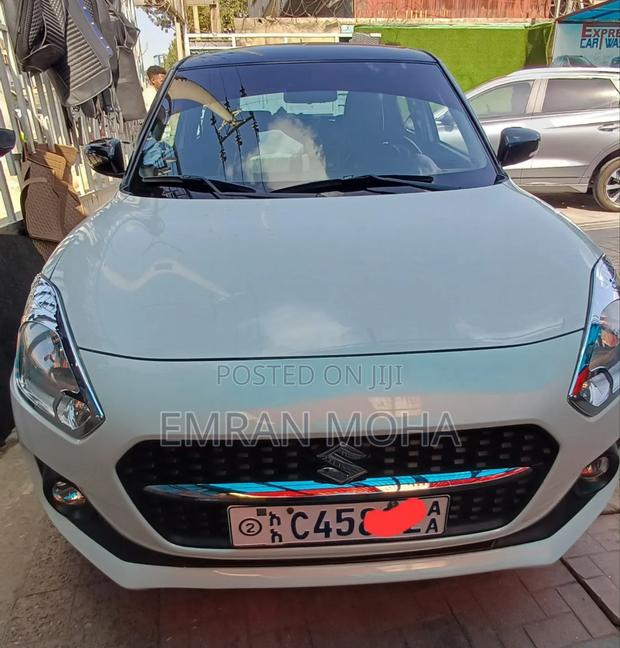 Suzuki Swift 2022 White