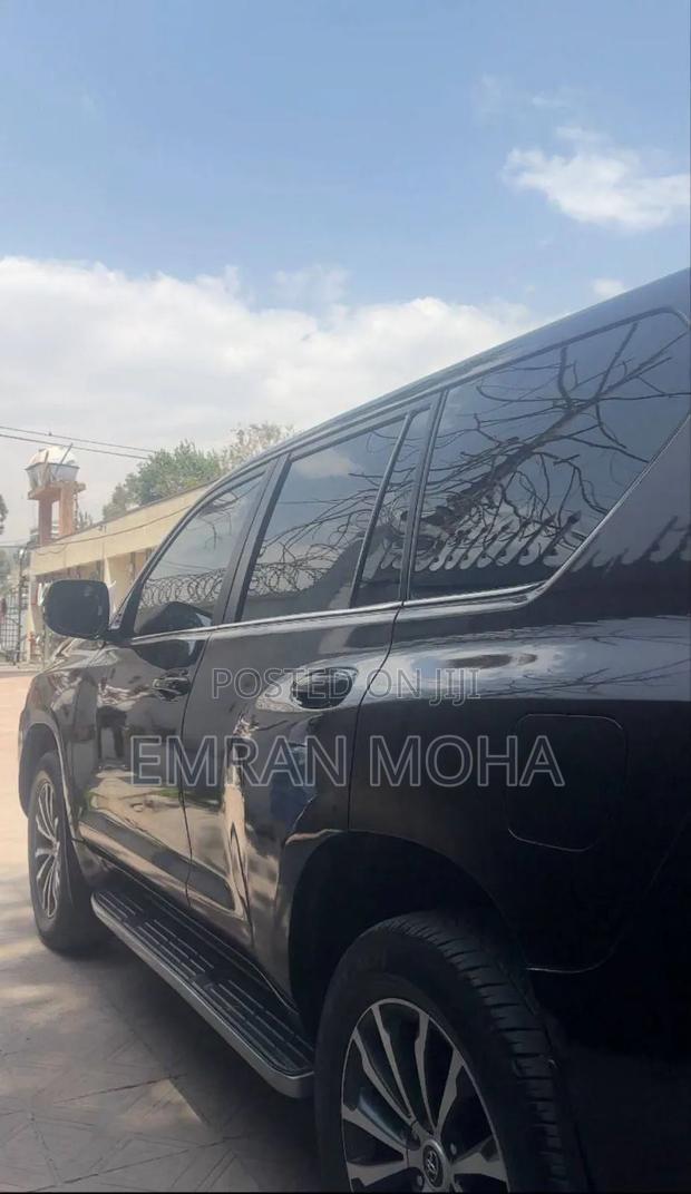 Toyota Land Cruiser Prado 2018 Brown