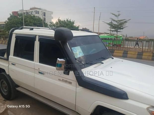 Toyota Land Cruiser 2018 White