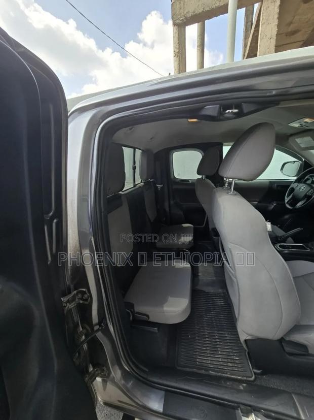 Toyota Tacoma 2019 Gray