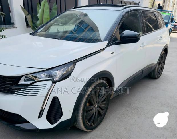 Peugeot 5008 2021 White