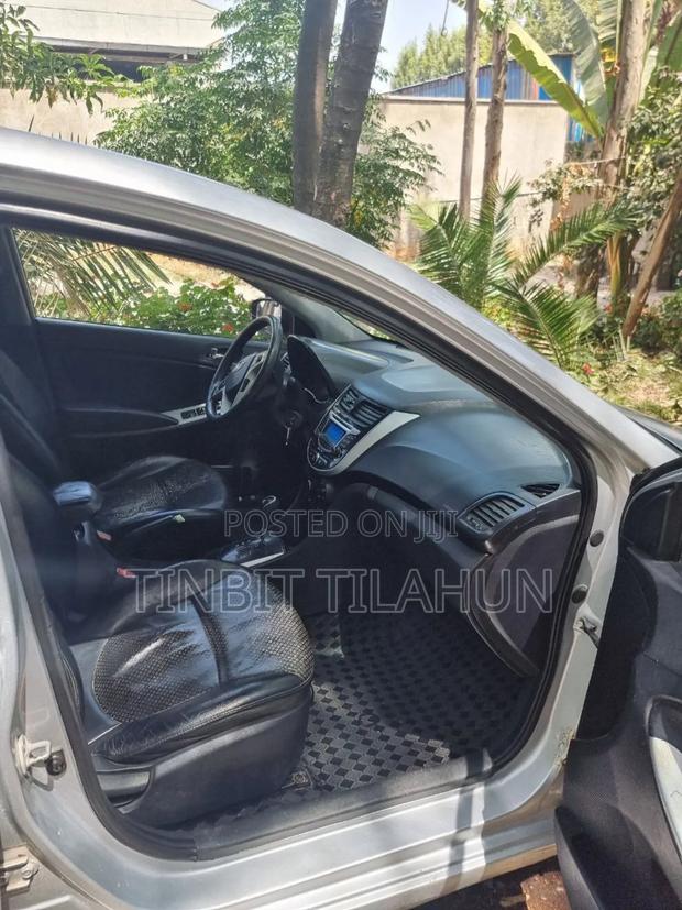 Hyundai Avante 2012 Silver