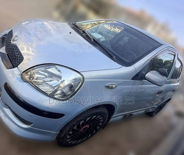 Toyota Vitz 1.0 FWD 5dr 2004 Blue