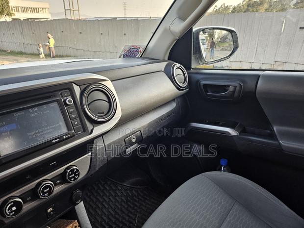 Toyota Tacoma 2017 White