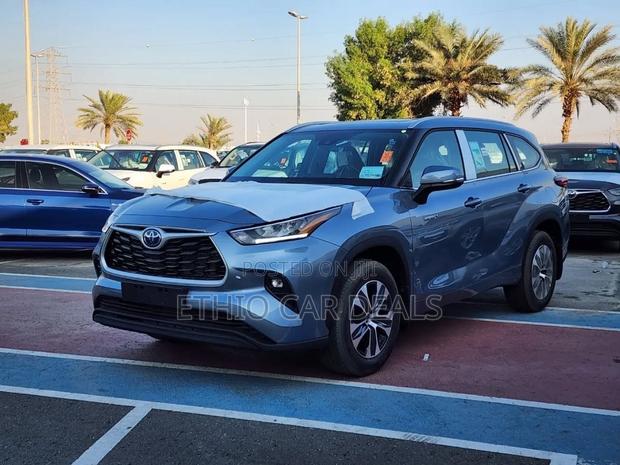 New Toyota Highlander Hybrid 2023 Blue