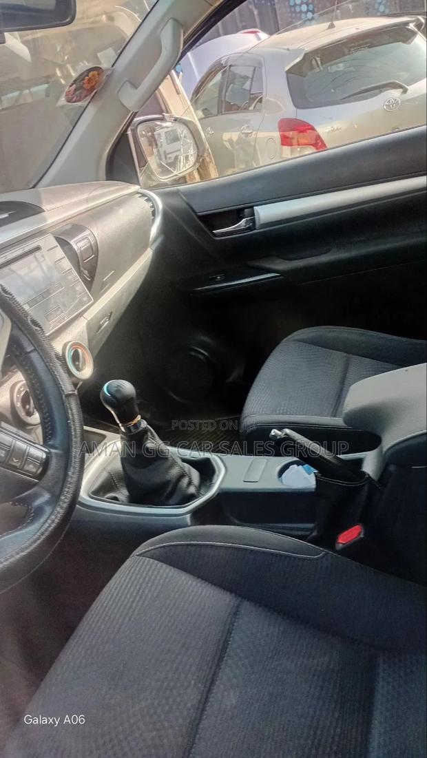 Toyota Hilux 2017 White