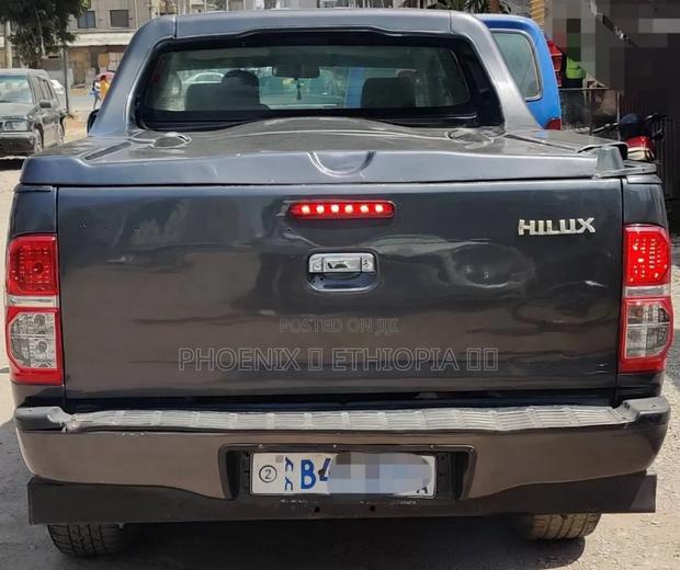Toyota Hilux 2008 Gray