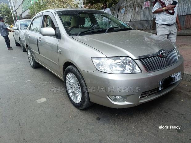 Toyota Corolla 2005 Gold
