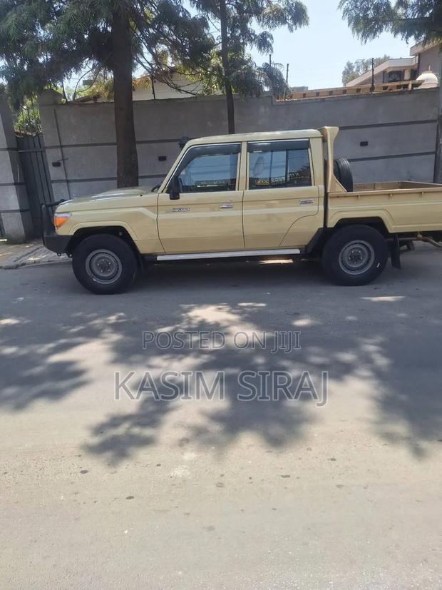 Toyota Hilux Revo Double Cab Deisel 2.4 AWD 2021 Beige