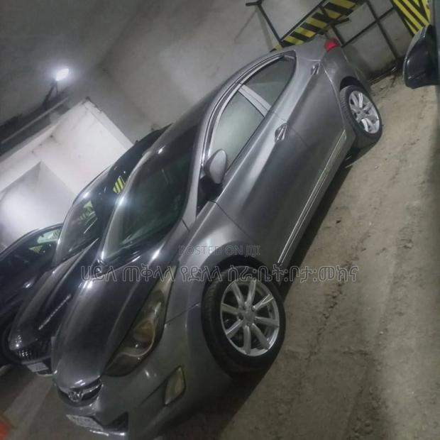 Hyundai Avante 2015 Gray