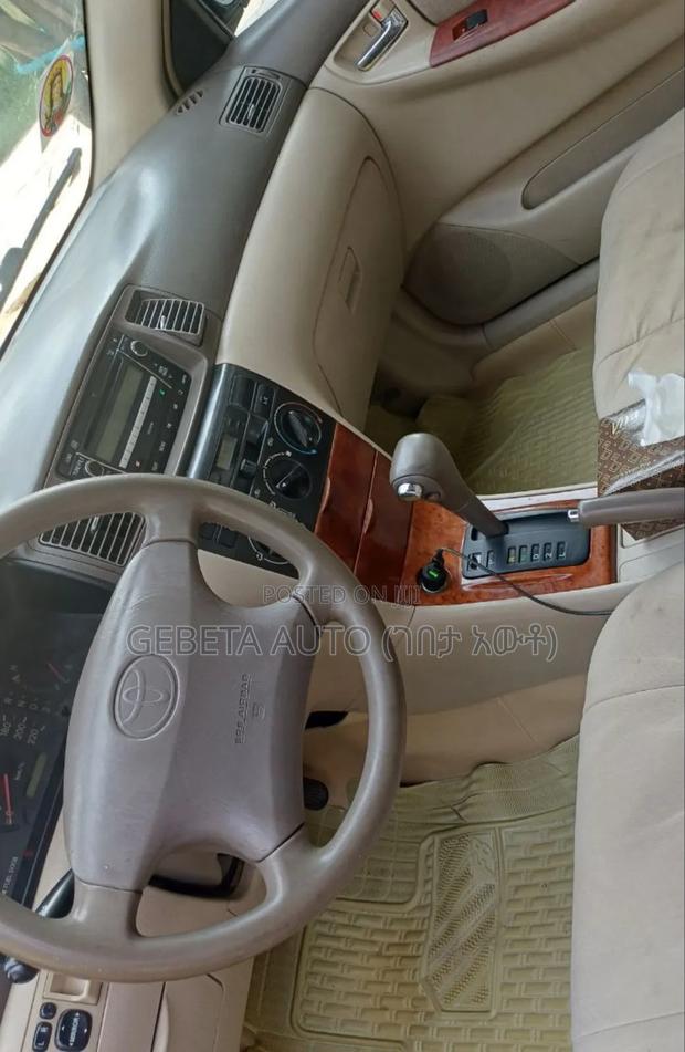 Toyota Corolla 2003 Gold