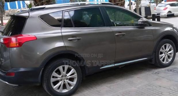 Toyota RAV4 2015