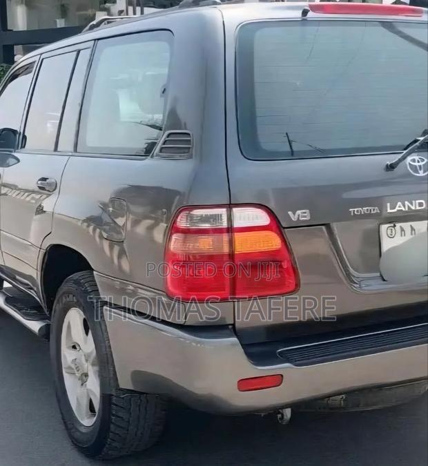 Toyota Land Cruiser 2001