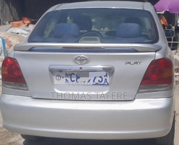 Toyota Platz 2004