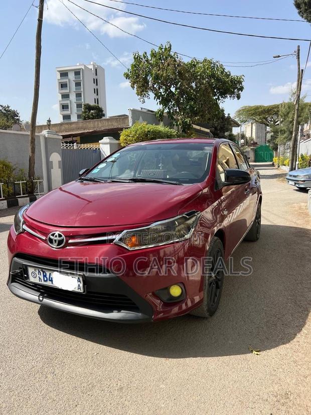 Toyota Yaris 2014 Red