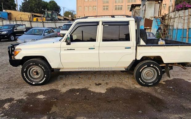 Toyota Land Cruiser 4.0 V6 EXR 2018 White