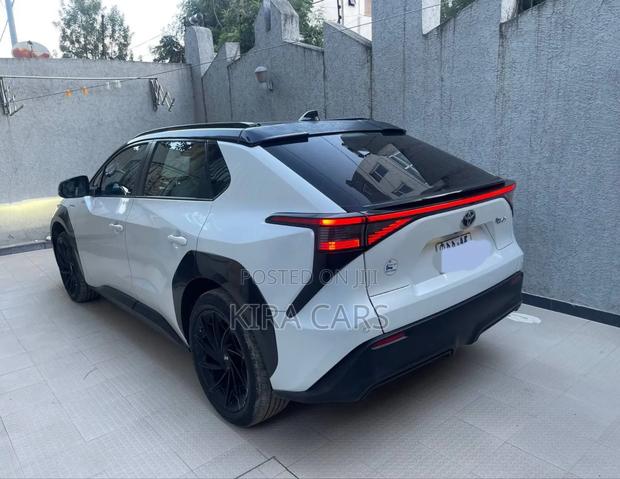Toyota bZ4X 2023 White
