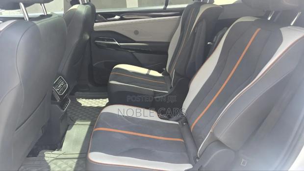 Volkswagen ID.6 2023 Ivory