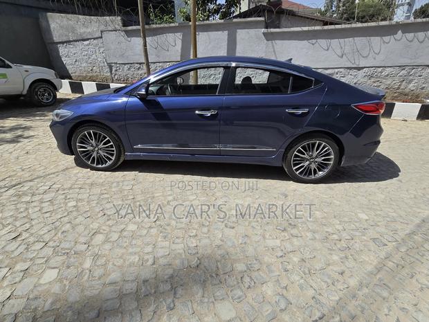Hyundai Avante 2017 Black