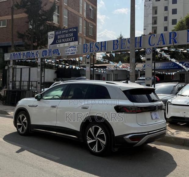 Volkswagen ID.6 2023 White
