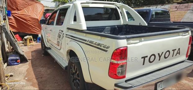 Toyota Hilux 2014 White