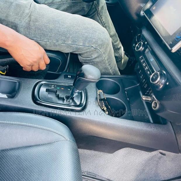 Toyota Hilux 2020 Silver