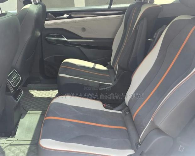 Volkswagen ID.6 2023 White