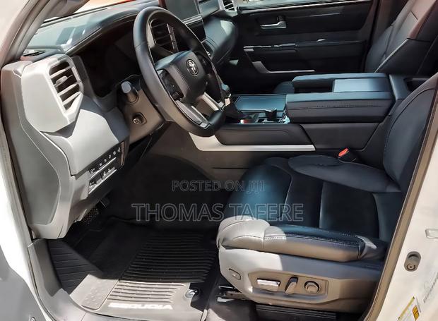 Toyota Sequoia 2024