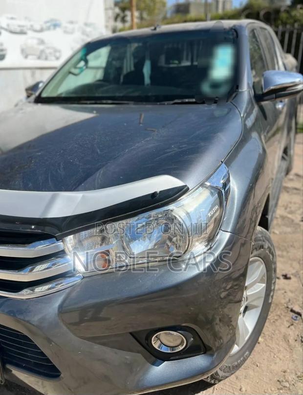 Toyota Hilux Revo Double Cab Petrol 2.7 AWD 2019 Gray