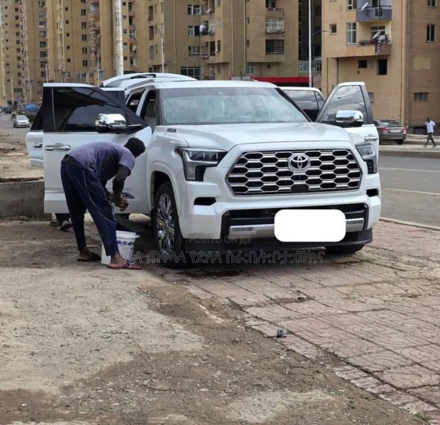 Toyota Sequoia 2024 Ivory