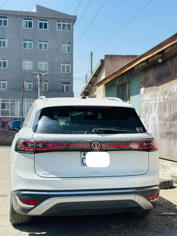 Volkswagen ID.6 2022 White