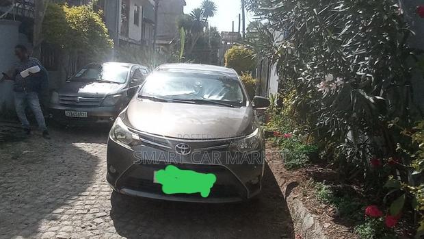 Toyota Yaris 2014 Brown