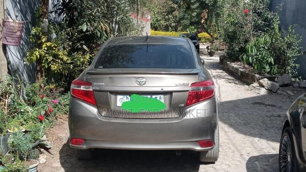 Toyota Yaris 2014 Brown