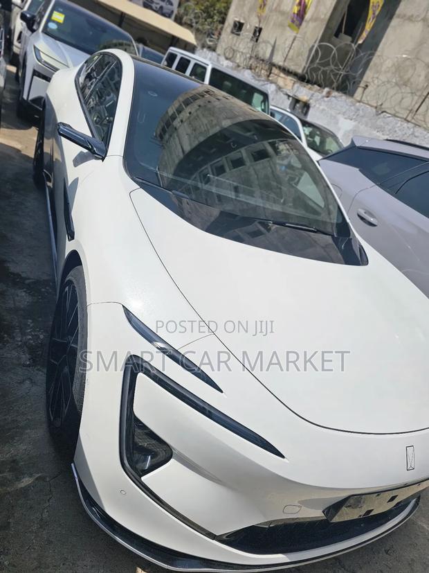 New Avatr 12 2025 White