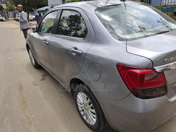 Suzuki Dzire 2022 Silver