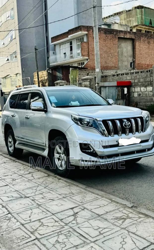 Toyota Land Cruiser Prado 2016 Silver