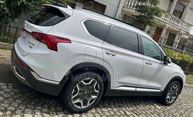 New Hyundai Santa Fe Plug-In Hybrid 2023 White