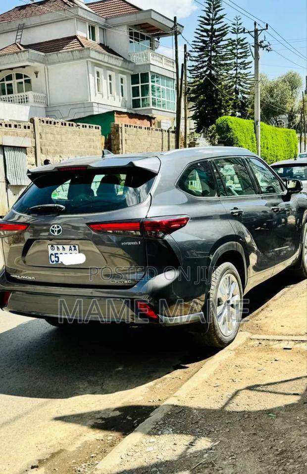 New Toyota Highlander Hybrid 2023 Gray