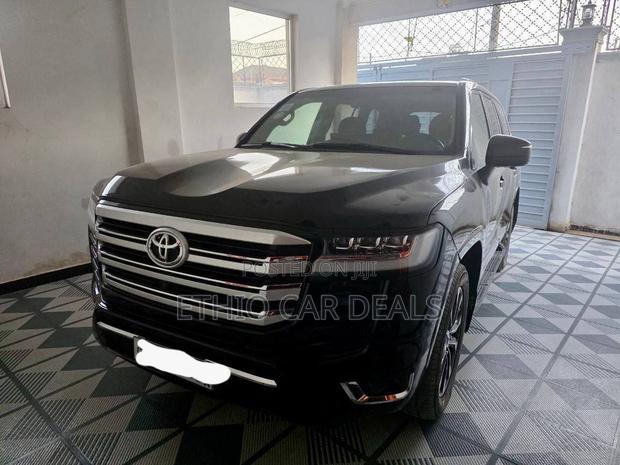 Toyota Land Cruiser 4.5 V8 VXR 2012 Black