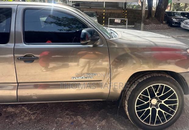 Toyota Tacoma 2008 Gold