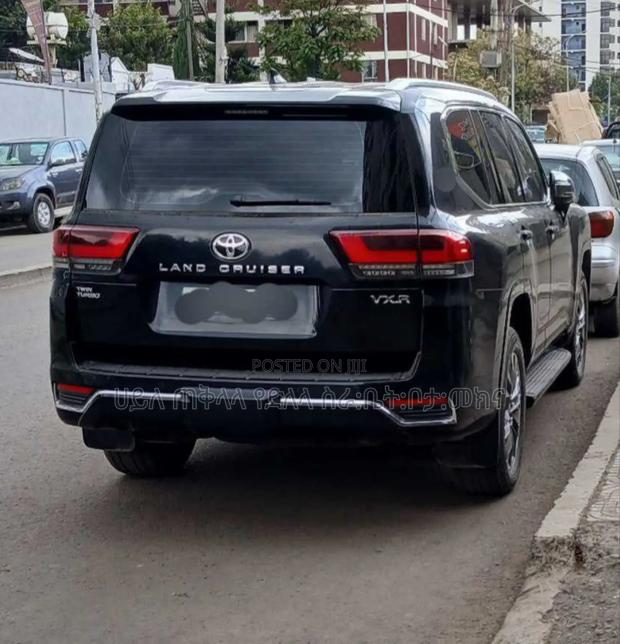 Toyota Land Cruiser 2022 Maroon