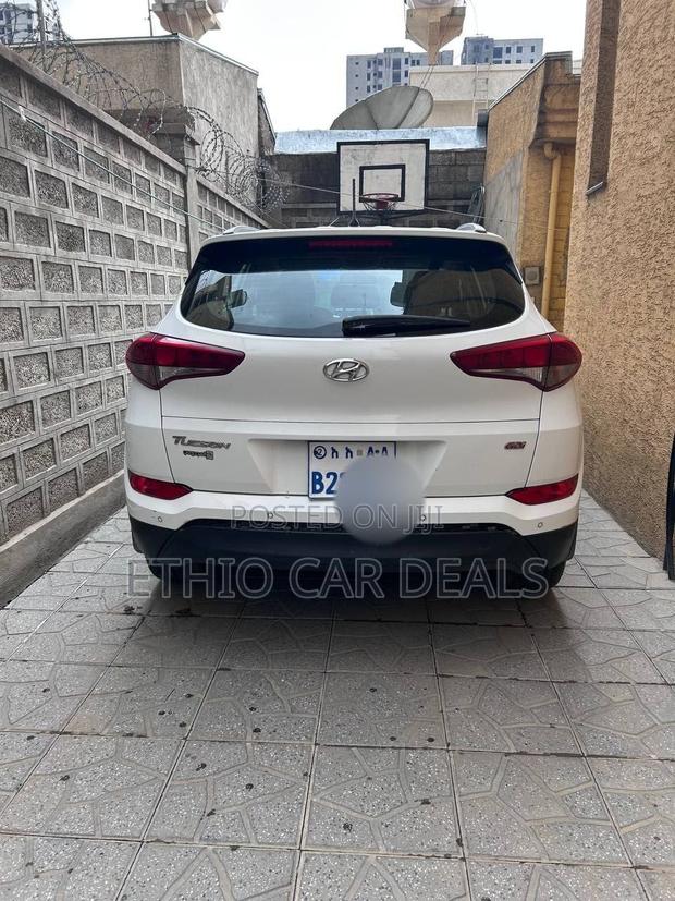Hyundai Tucson 2018 White