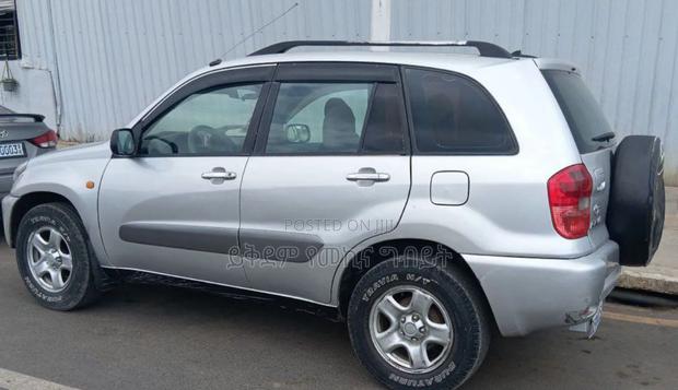 Toyota RAV4 Automatic 2002 Silver