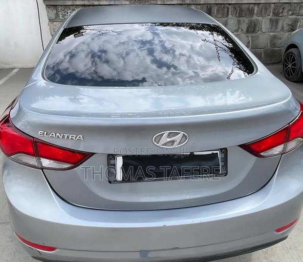 Hyundai Elantra 2015 Silver