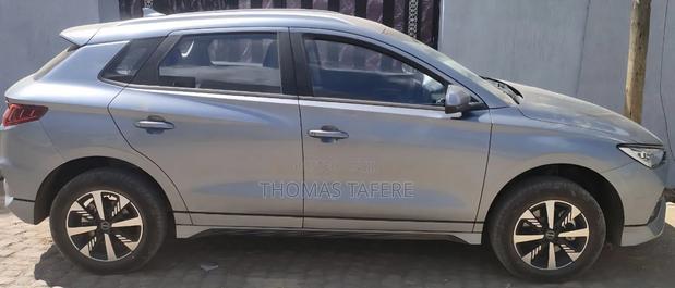 BYD E2 43 kWh 94 hp FWD 2025 Silver