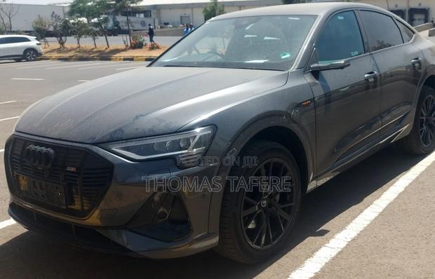 New Audi Q8 e-tron 2024